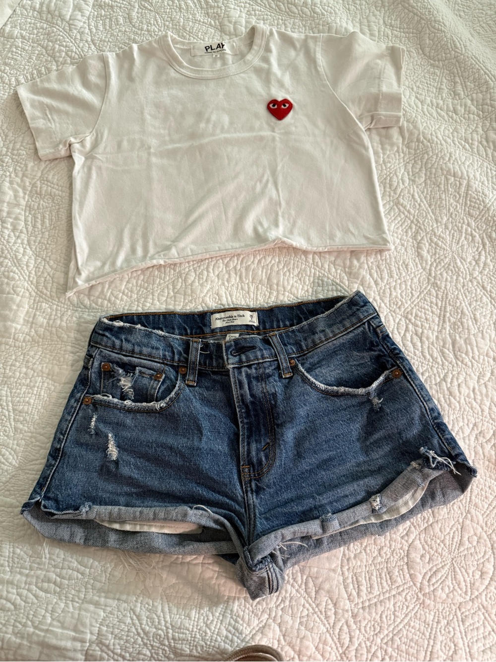 Comme des Garçons PLAY White Cropped Heart Tee Size S